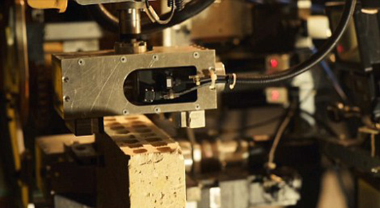 Hadrian&nbsp;<wbr>X砌砖机器人&nbsp;<wbr>搬砖也要失业了